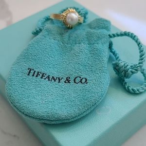 Tiffany & Co Vintage Gold and Pearl Ring